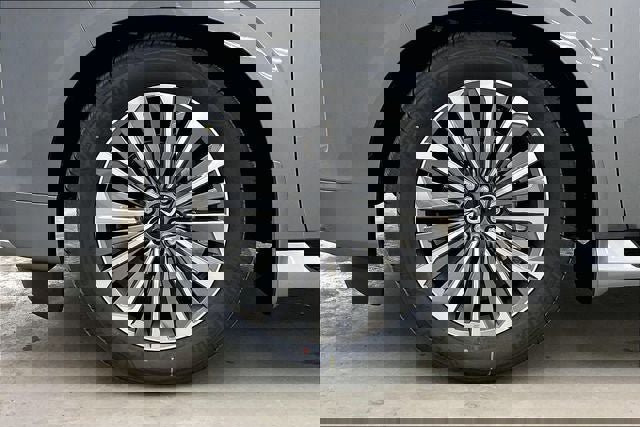New 2026 INFINITI QX80 Luxe image 15