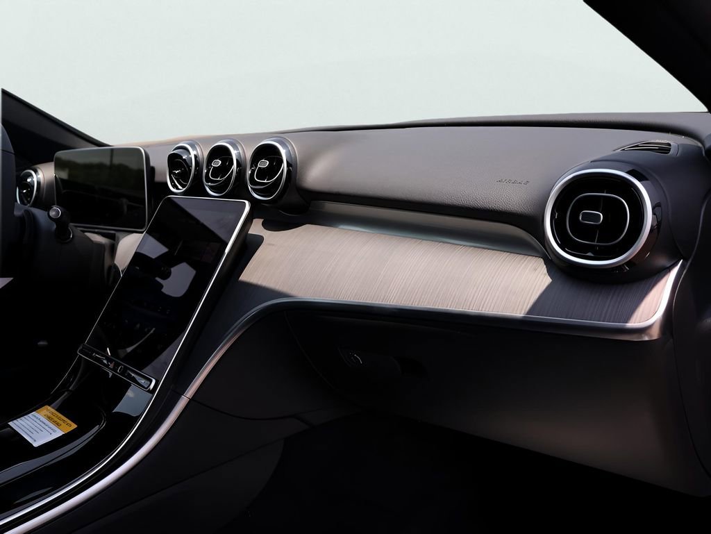 Certified 2025 Mercedes-Benz C 300 4MATIC Sedan image 21