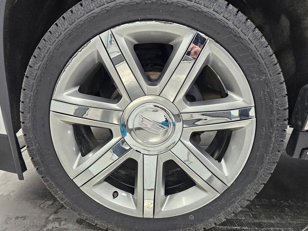 Used 2019 Cadillac Escalade Luxury AWD/4WD image 9
