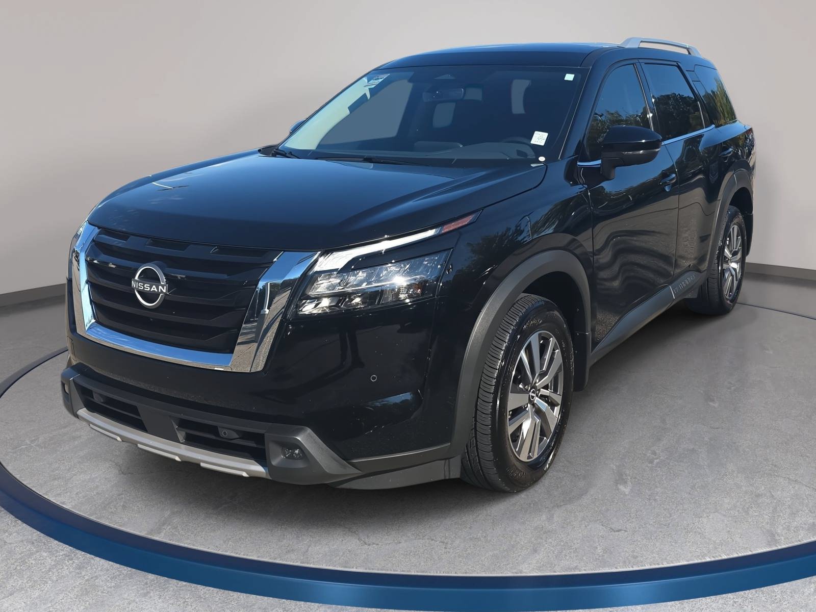 Used 2025 Nissan Pathfinder SL AWD/4WD image 1