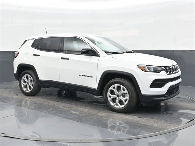 Used 2025 Jeep Compass Sport image 6