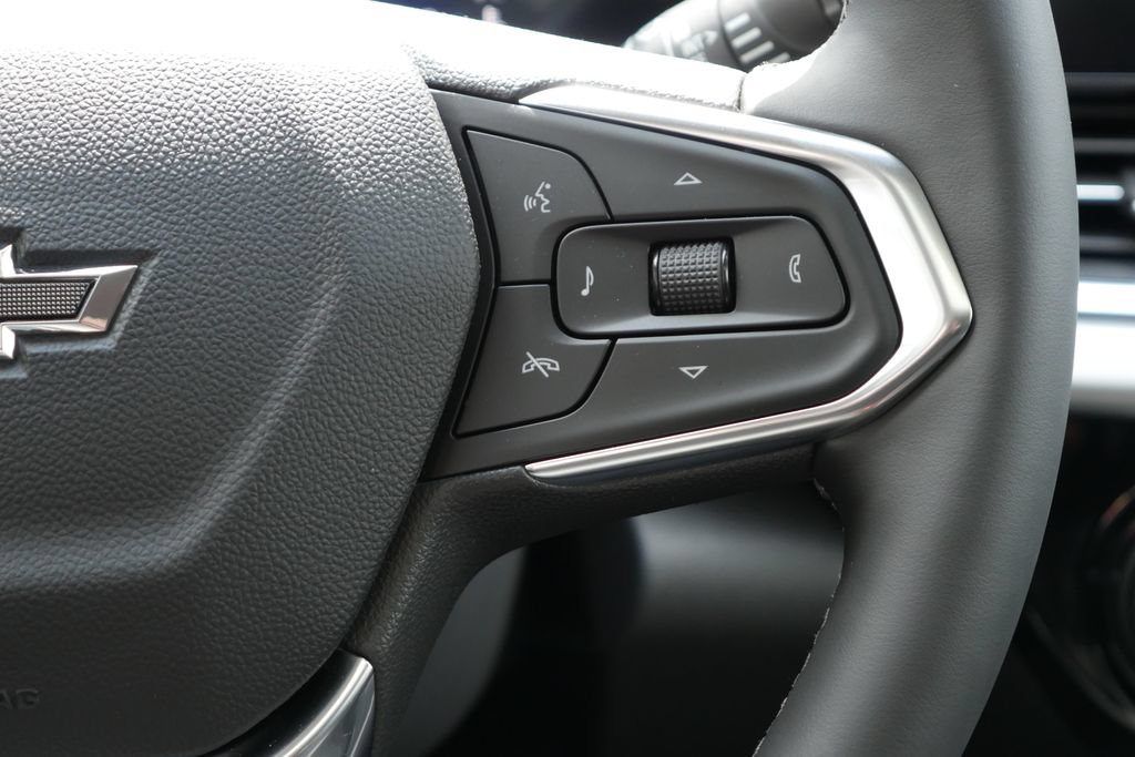 New 2026 Chevrolet Trax LT w/ Sunroof Package FWD image 16