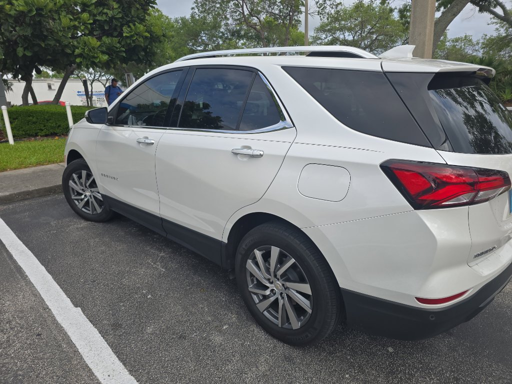 Used 2022 Chevrolet Equinox Premier image 9