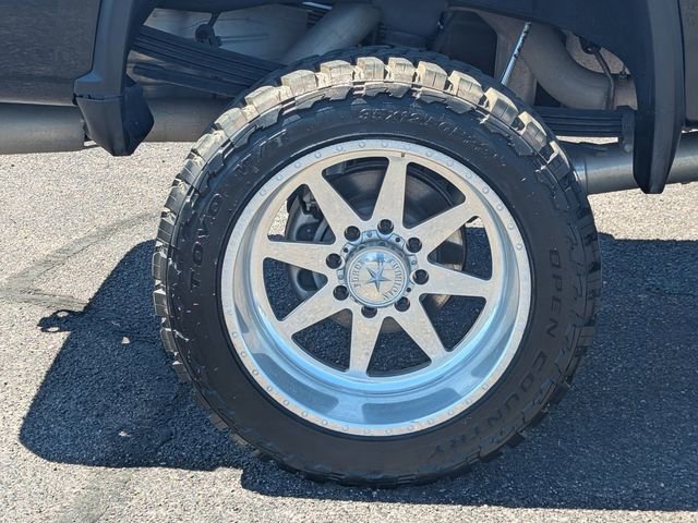 Used 2023 Chevrolet Silverado 2500 High Country w/ Z71 Off-Road Package image 9