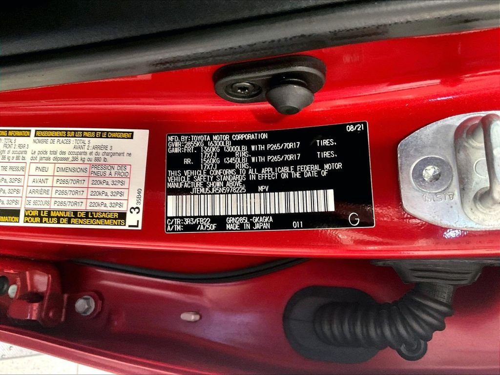 Used 2022 Toyota 4Runner SR5 AWD/4WD image 35