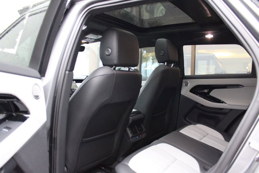 Certified 2026 Land Rover Range Rover Evoque Dynamic SE image 29