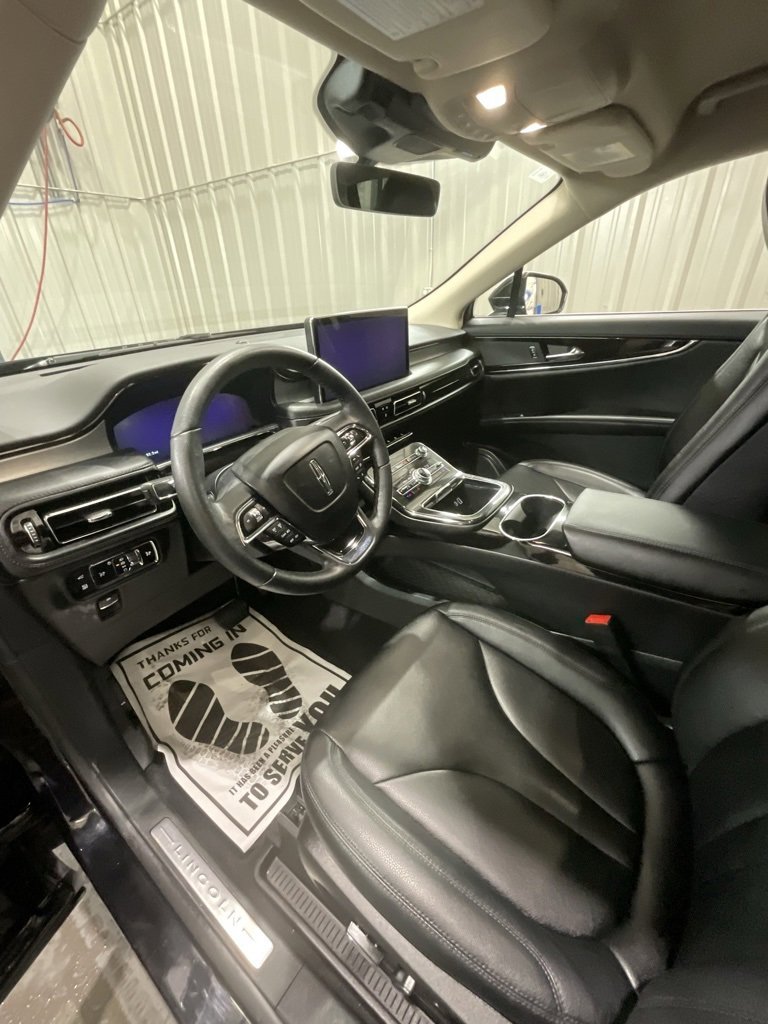 Used 2023 Lincoln Nautilus FWD image 9