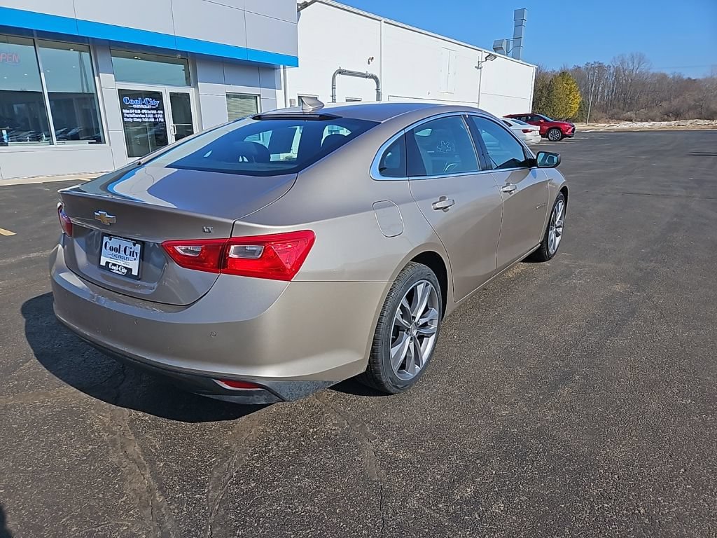 Used 2025 Chevrolet Malibu LT FWD image 3