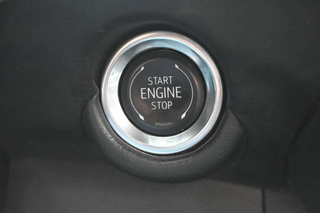 Used 2025 Chevrolet Tahoe LT AWD/4WD image 4