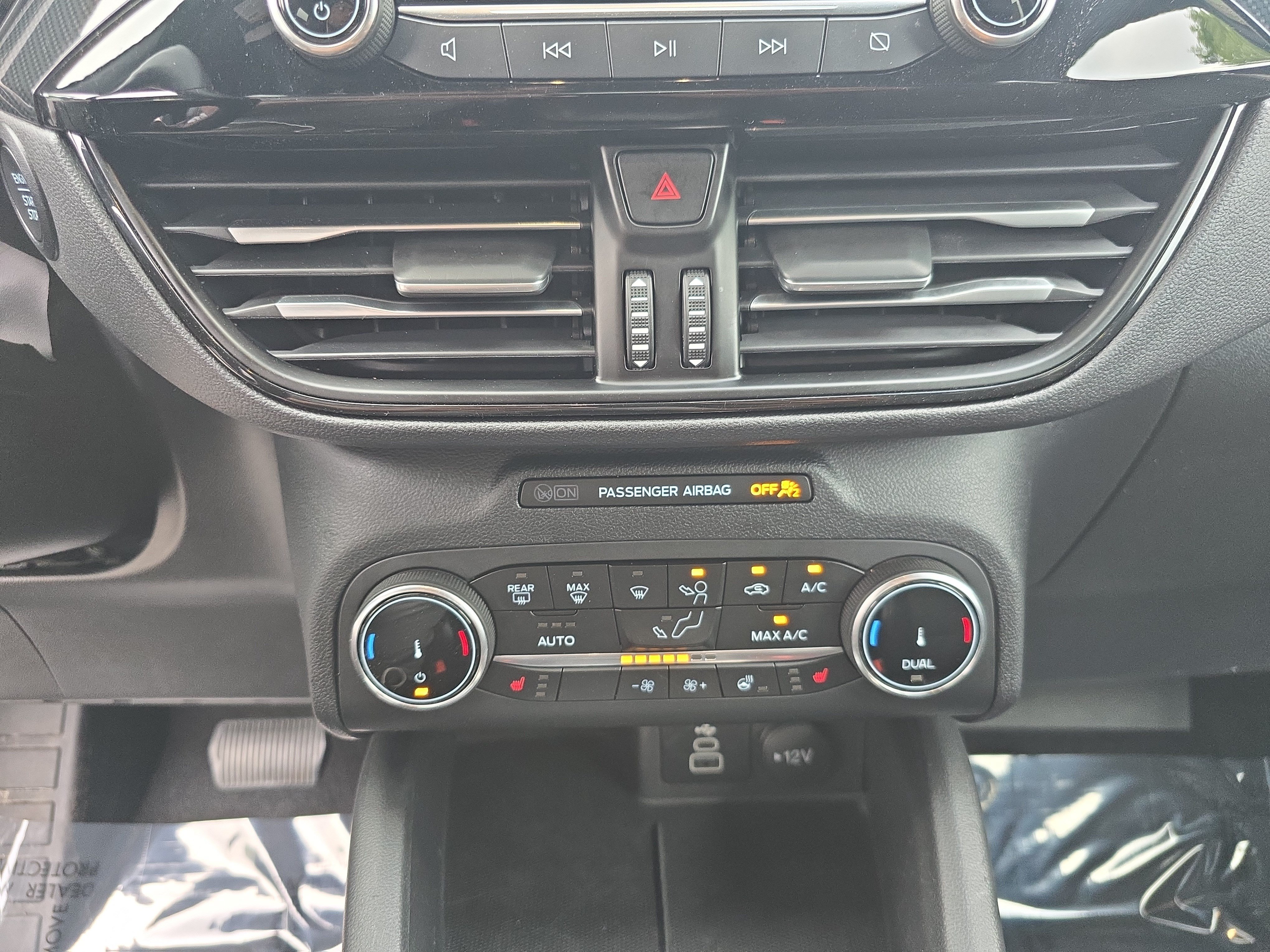 Used 2025 Ford Escape ST-Line Select AWD/4WD image 18