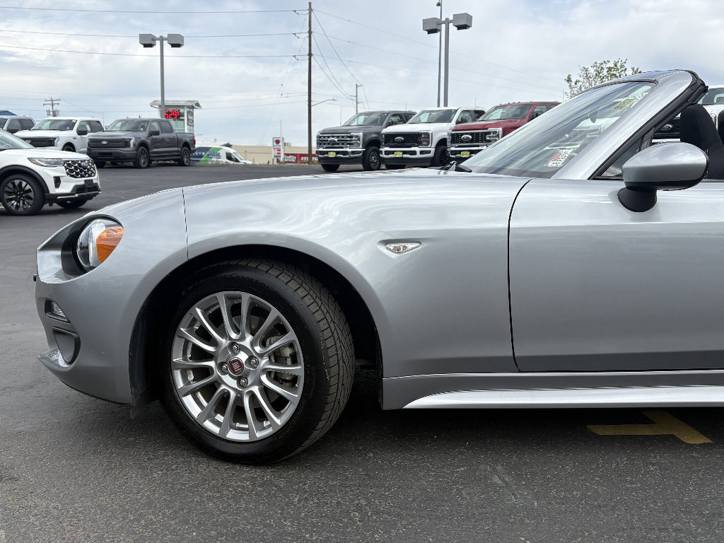 Used 2017 FIAT 124 Spider Classica RWD image 10