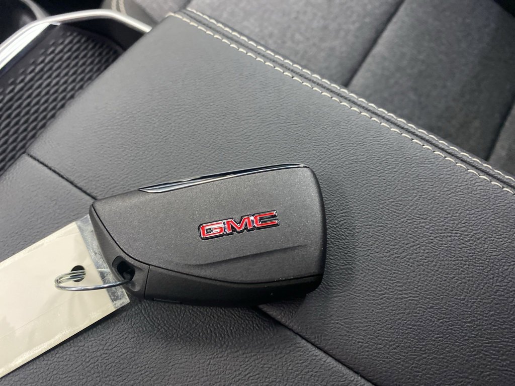 New 2026 GMC Terrain Elevation w/ LPO, Floor Liner Package image 34