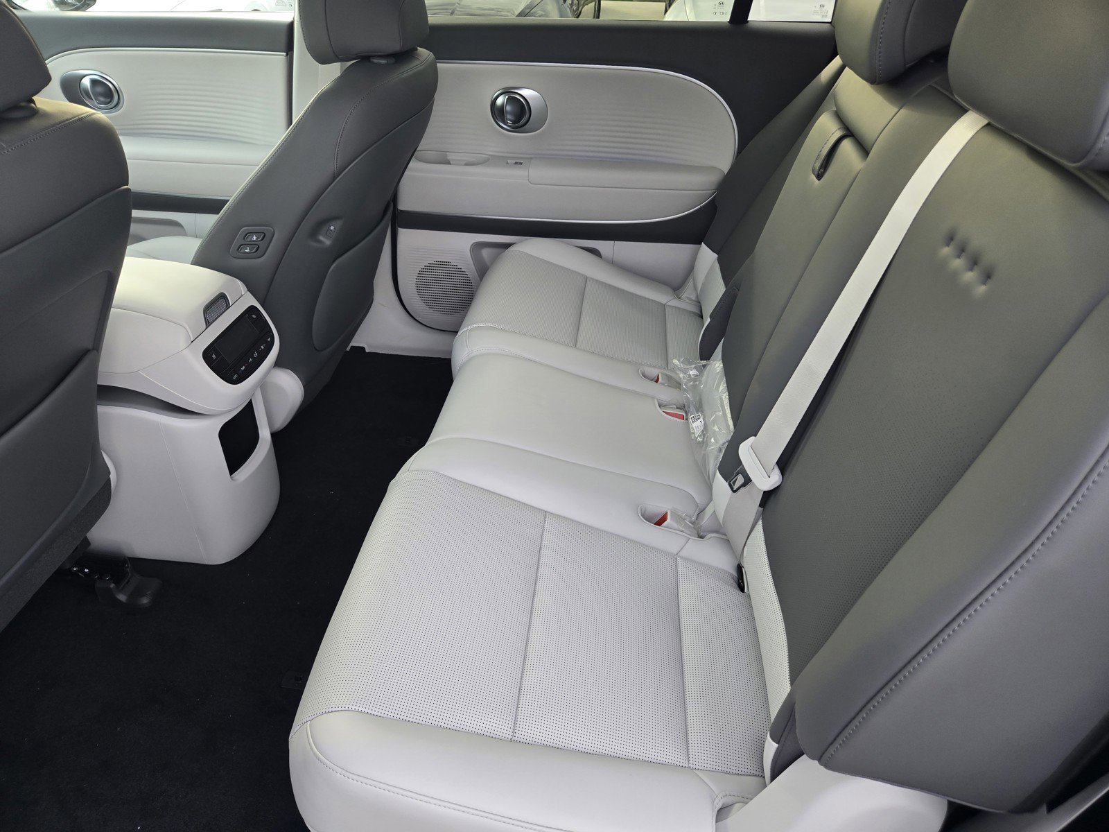 New 2026 Hyundai Ioniq 9 SEL image 16