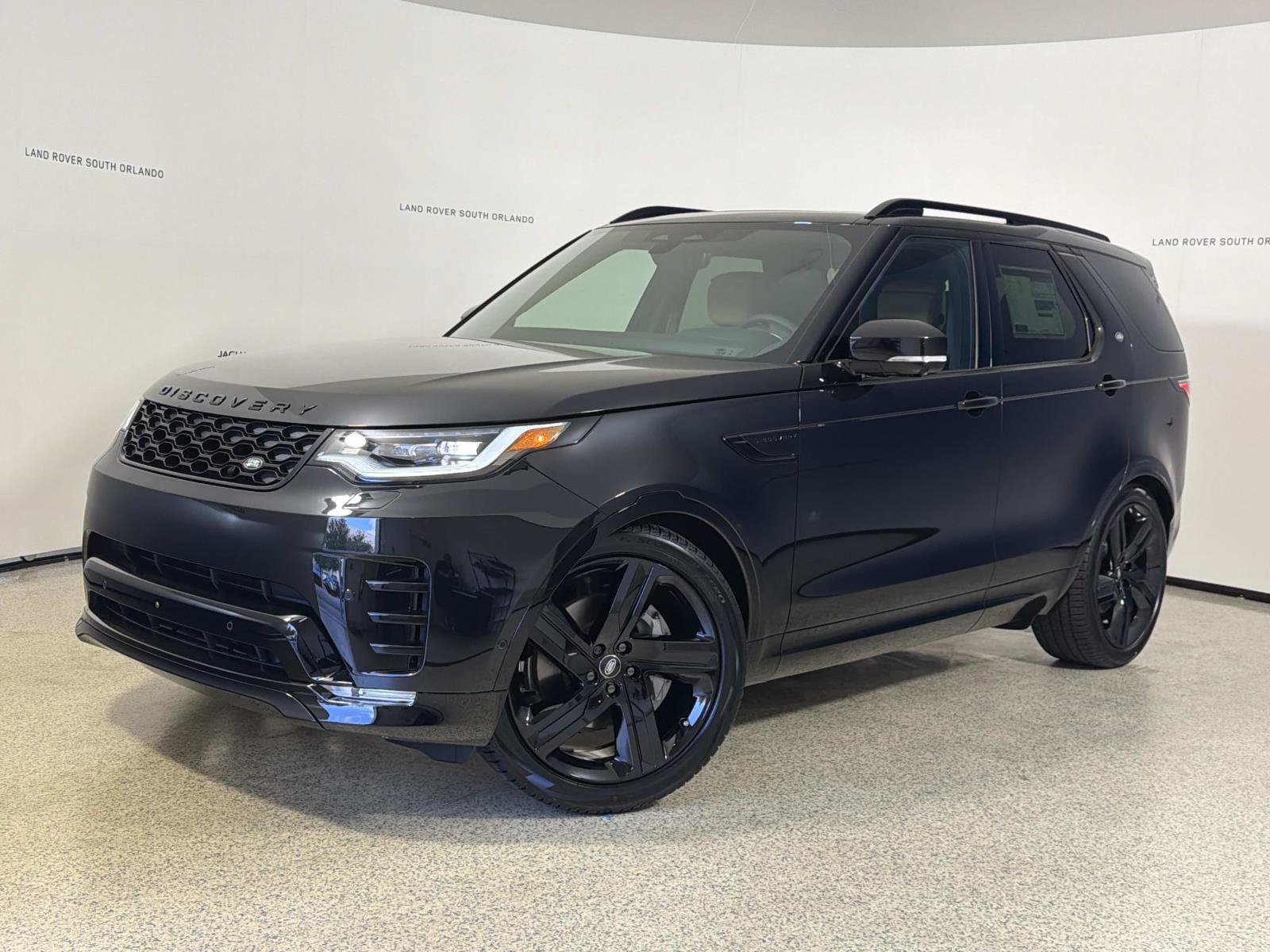 New 2026 Land Rover Discovery Dynamic SE AWD/4WD image 1