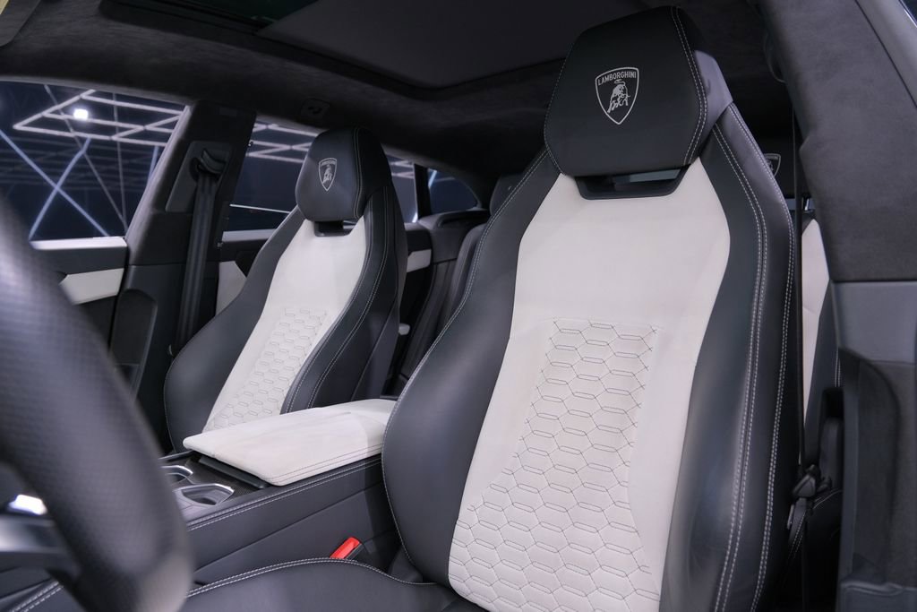 Used 2022 Lamborghini Urus image 26