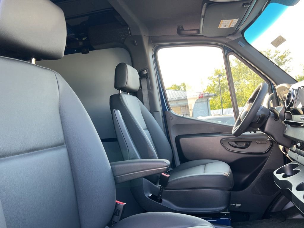 New 2025 Mercedes-Benz Sprinter 2500 image 9