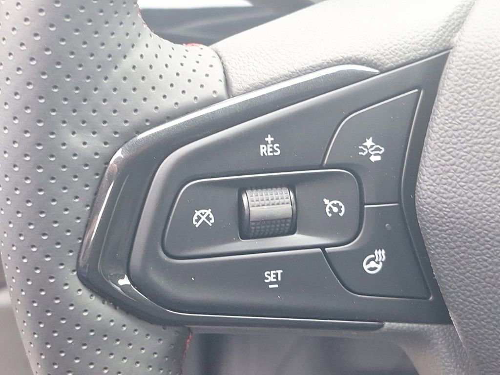 New 2026 Chevrolet Trax RS w/ Driver Confidence Package image 30