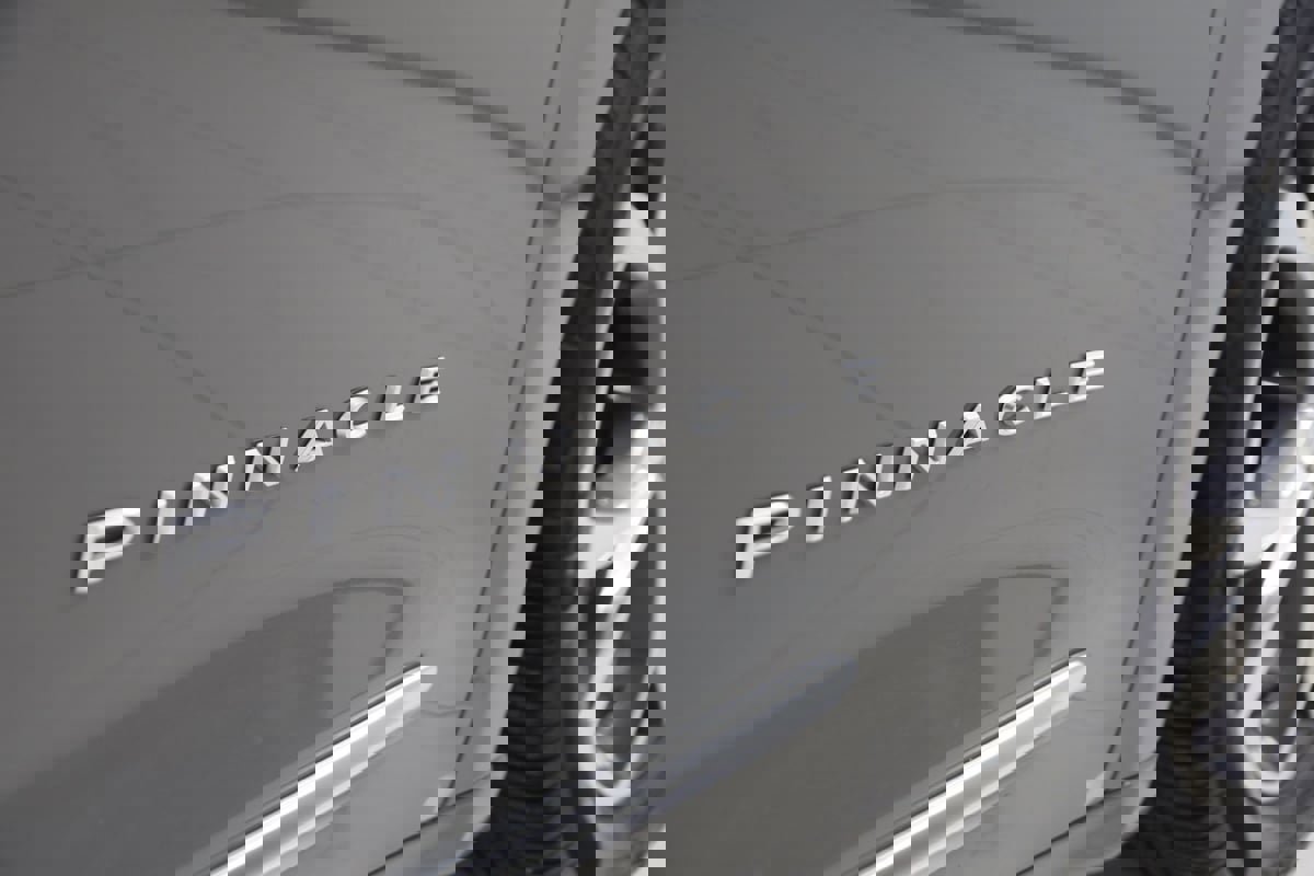 Used 2024 Chrysler Pacifica Pinnacle image 44