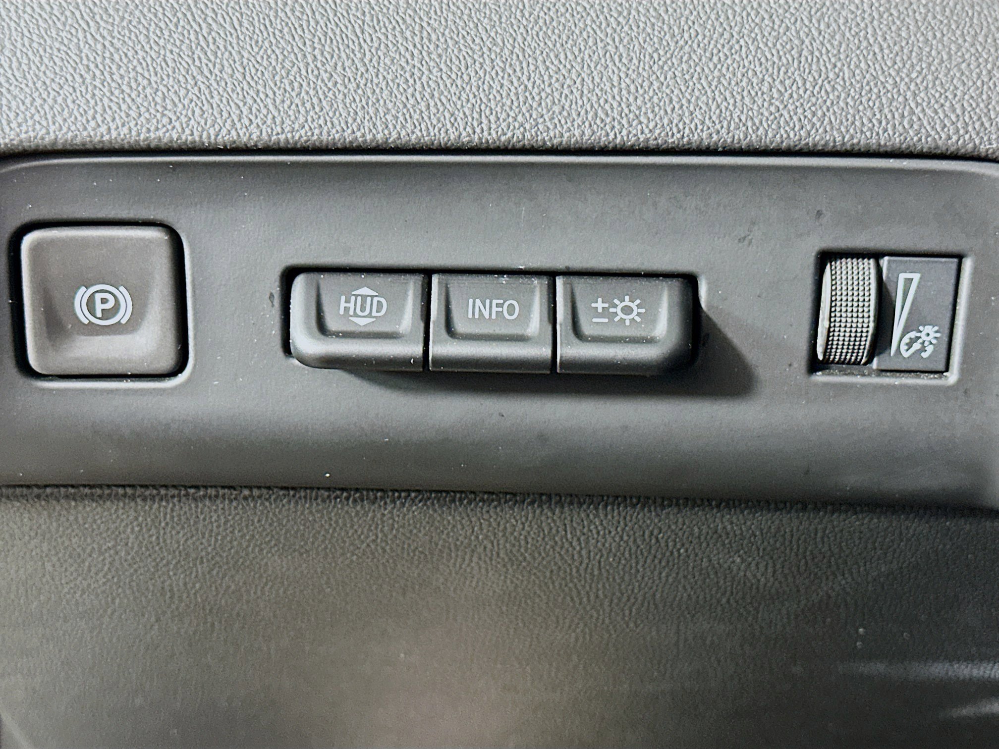 Used 2024 Buick Enclave Premium image 17