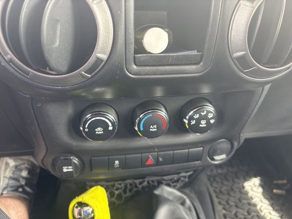 Used 2012 Jeep Wrangler Sport w/ Connectivity Group AWD/4WD image 10