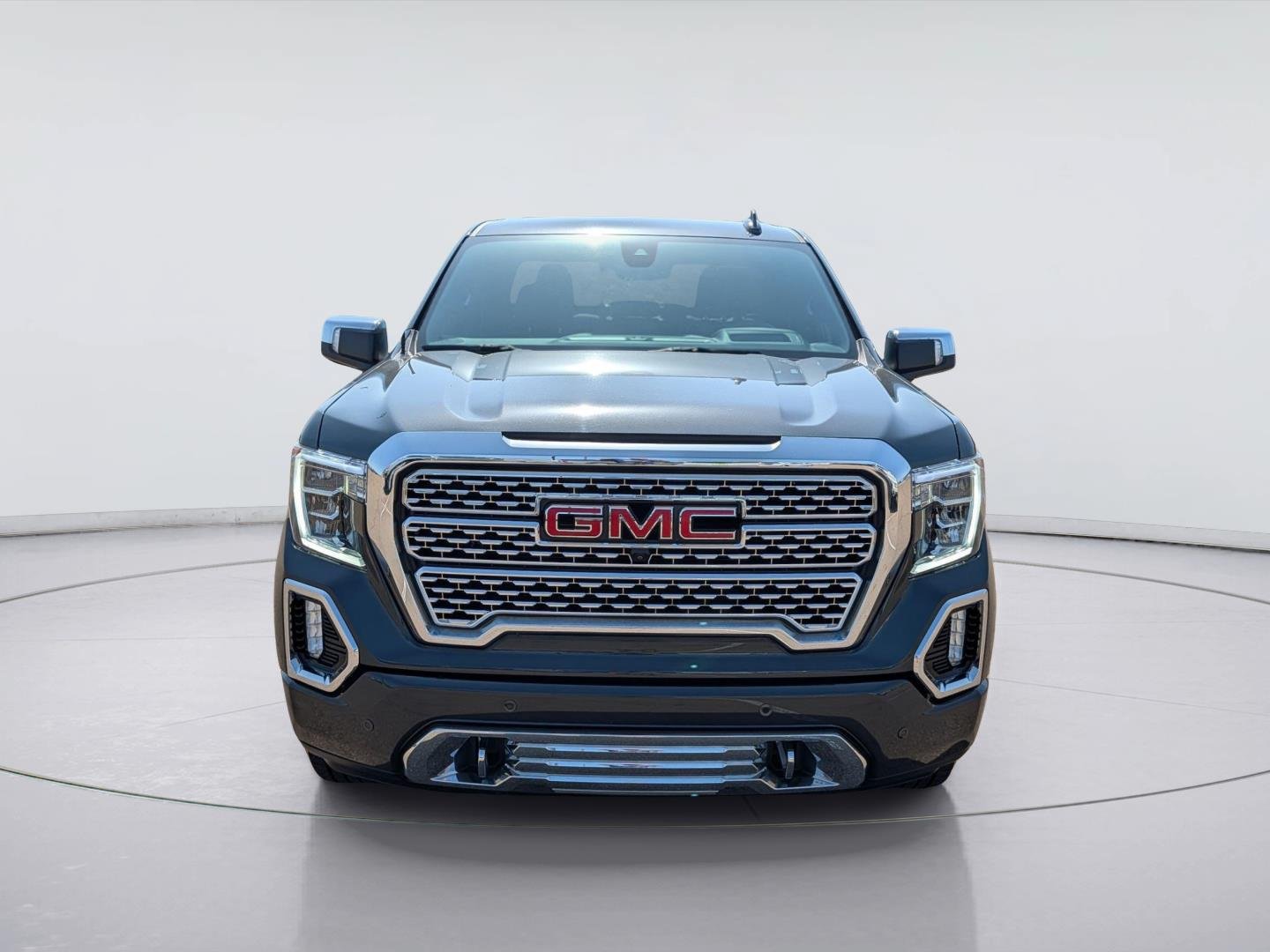 Used 2021 GMC Sierra 1500 Denali w/ Technology Package AWD/4WD image 2