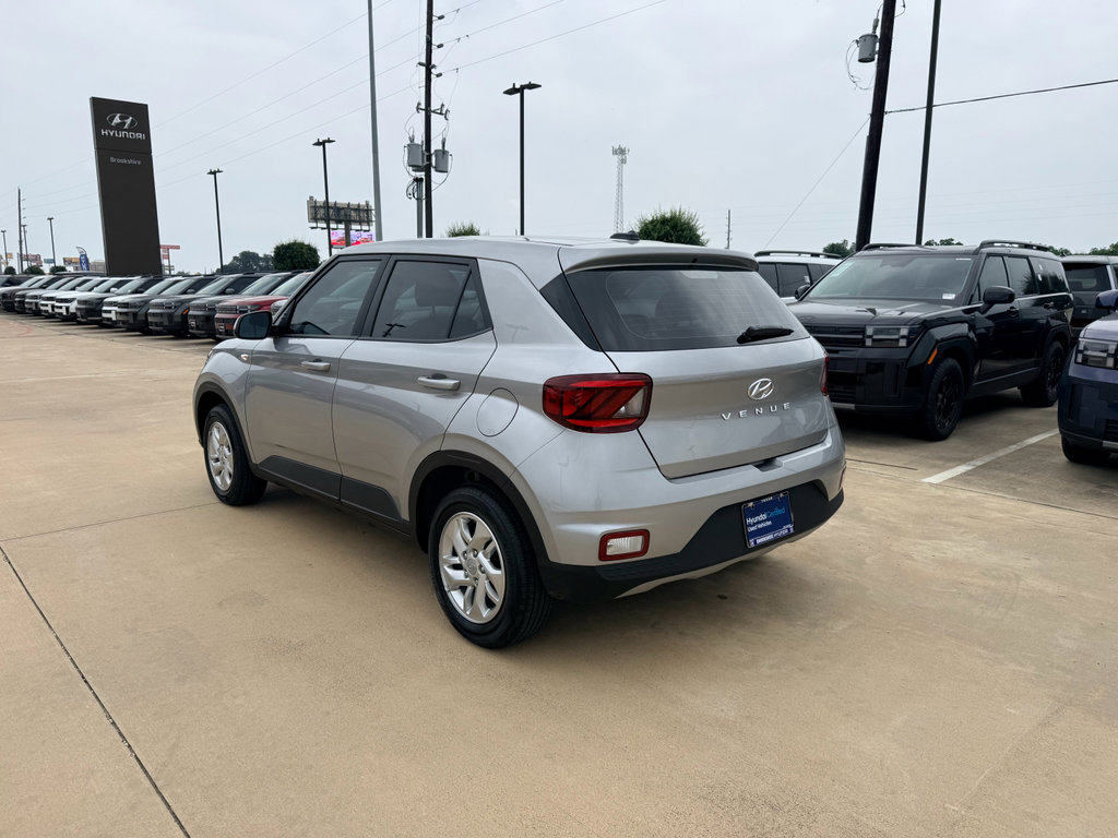 Used 2026 Hyundai Venue SE FWD image 7
