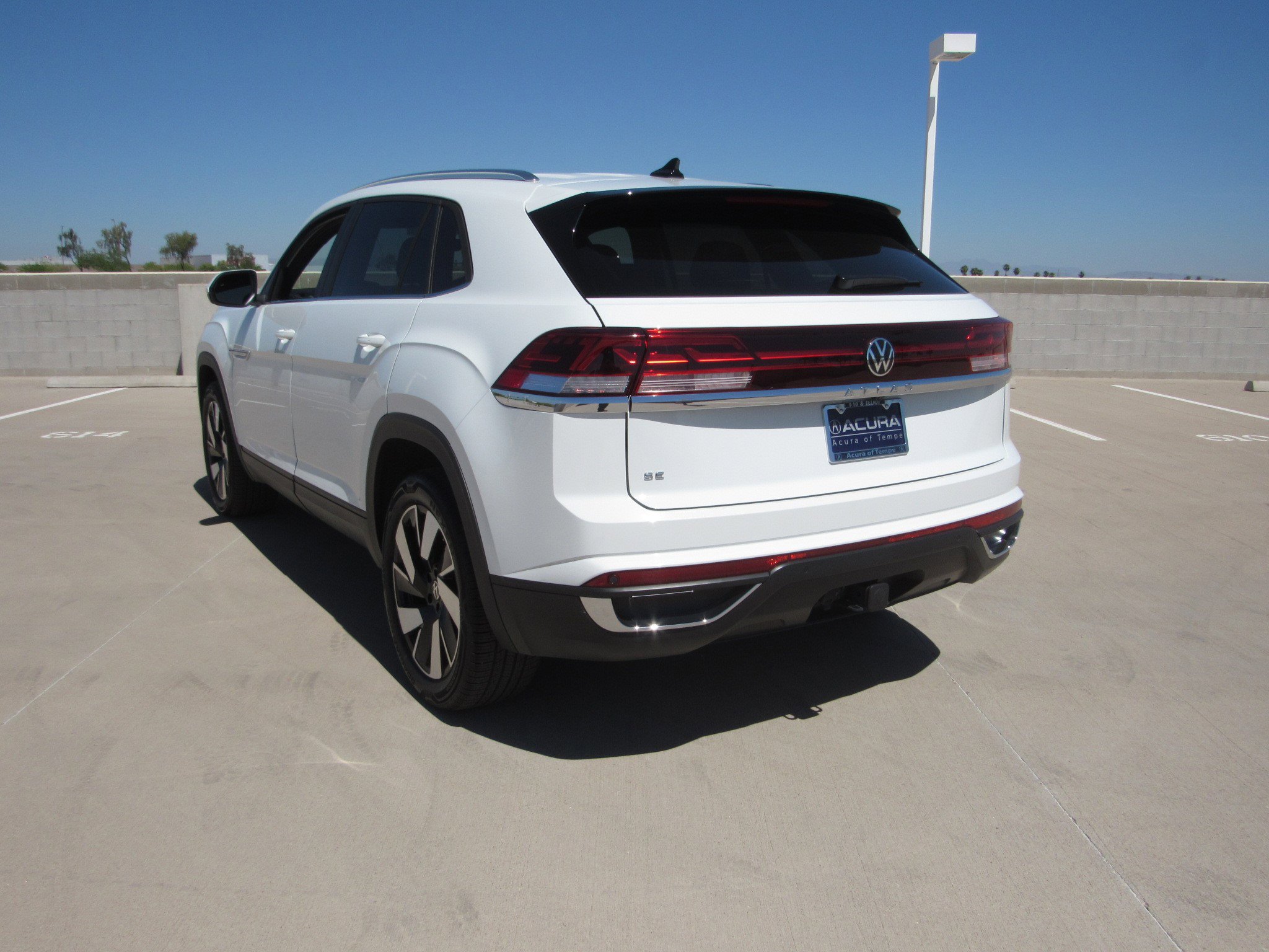 Used 2024 Volkswagen Atlas Cross Sport SE image 6
