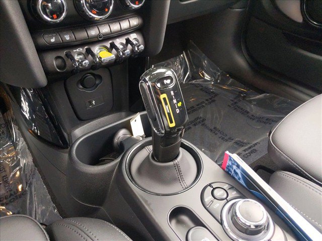 Used 2024 MINI Cooper SE FWD image 12