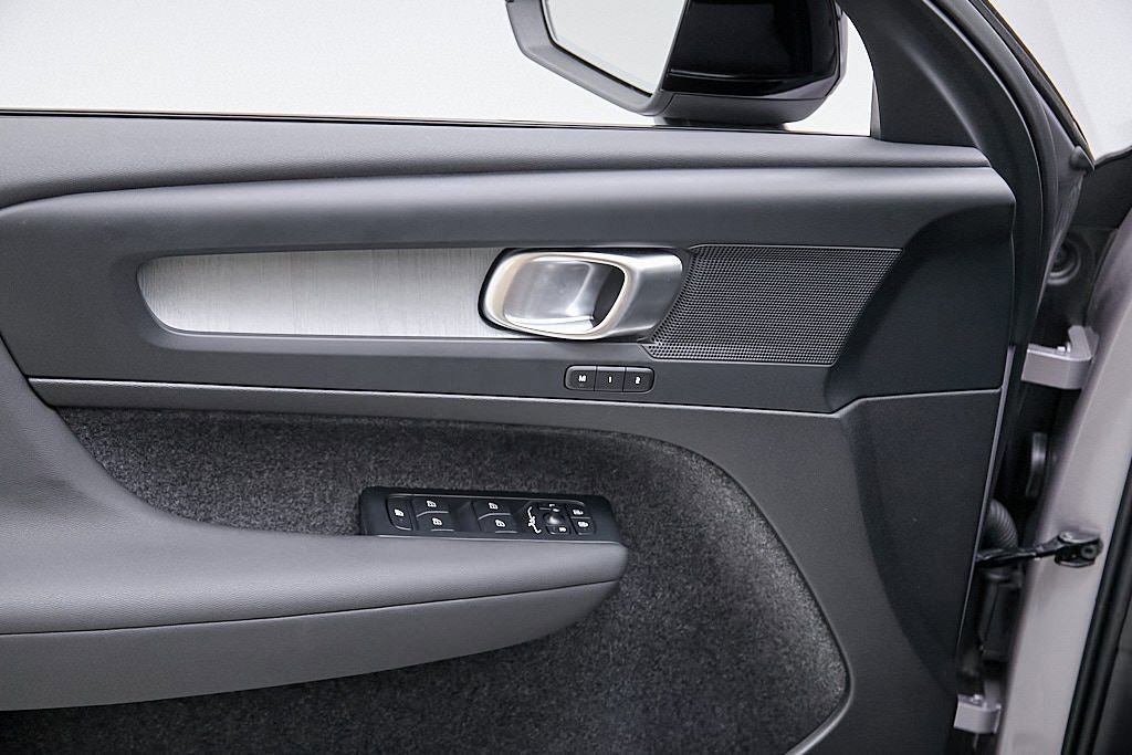 New 2026 Volvo XC40 B5 Plus w/ Protection Package Premier image 13