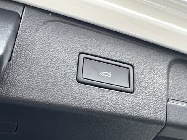 New 2026 Volkswagen Atlas SEL Premium R-Line image 15