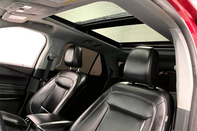 Used 2021 Ford Explorer XLT image 39