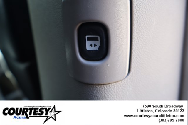 Used 2015 Chrysler Town & Country Touring FWD image 28