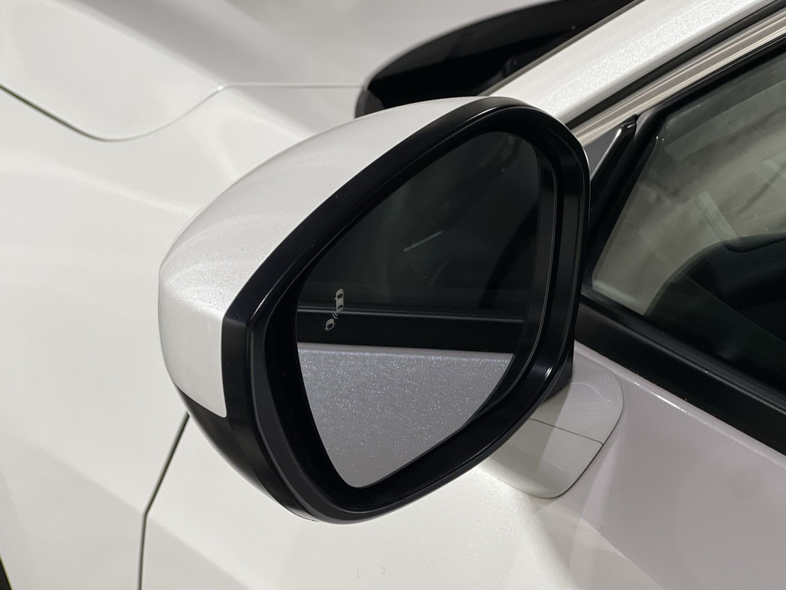 Used 2025 Acura Integra FWD image 15