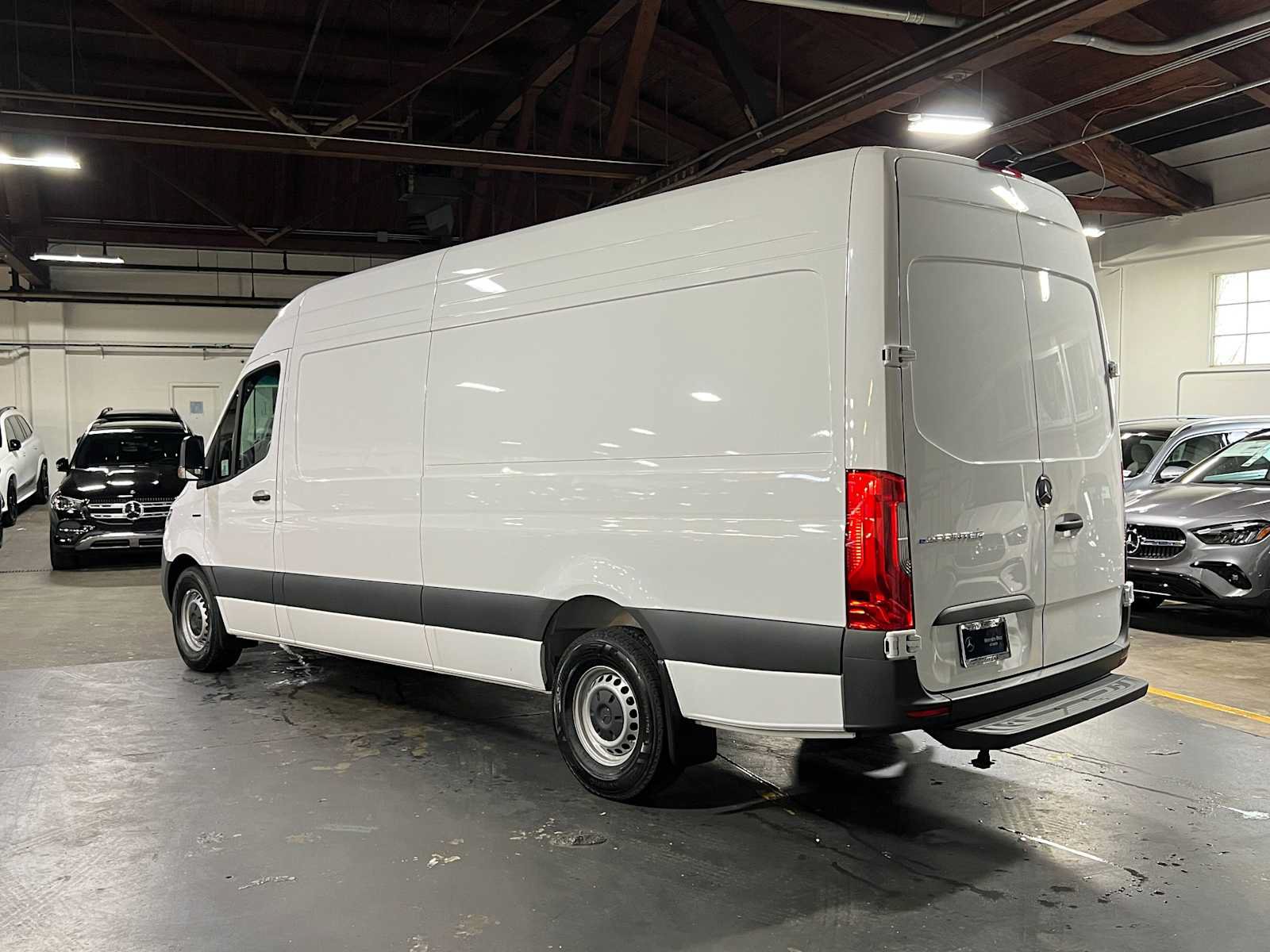 New 2025 Mercedes-Benz eSprinter 170 Cargo image 5