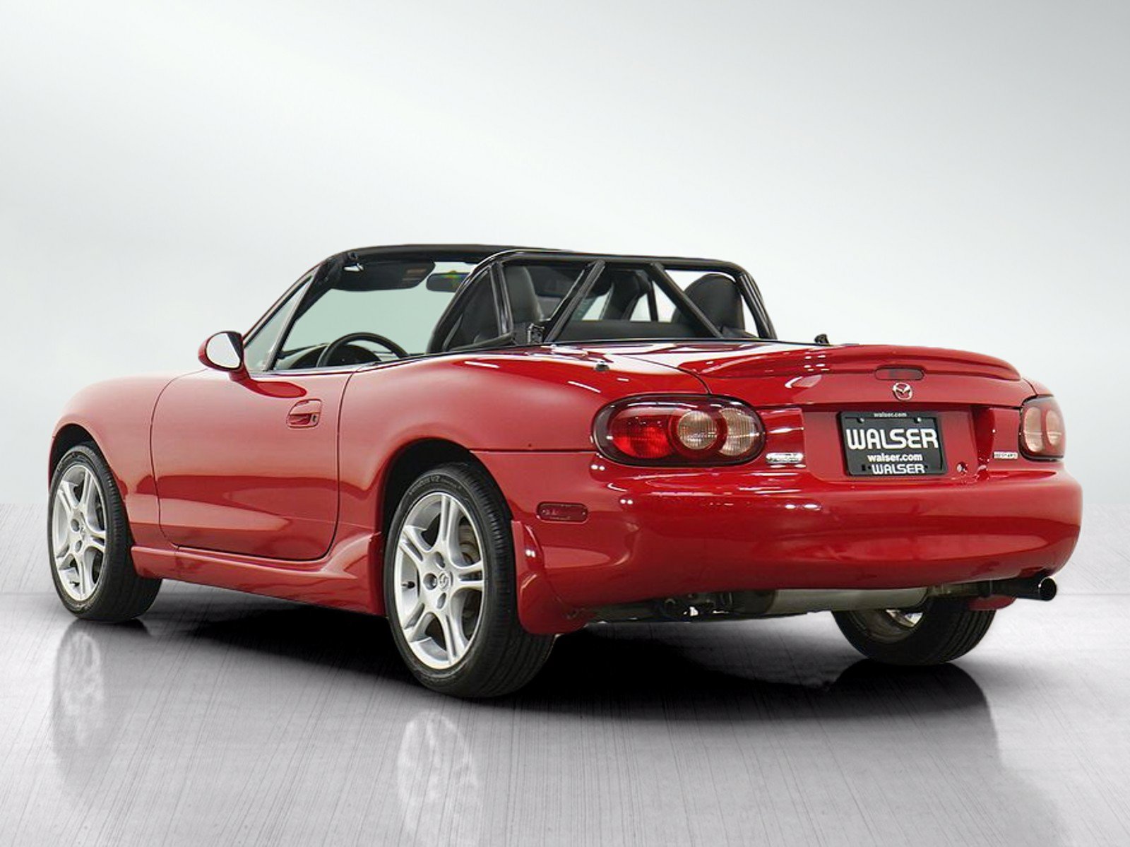 Used 2005 MAZDA MX-5 Miata LS w/ Sports Look Appearance Pkg RWD image 4