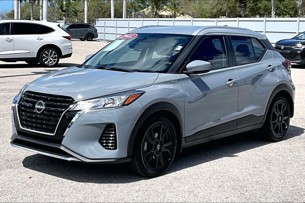 Used 2022 Nissan Kicks SV FWD image 9