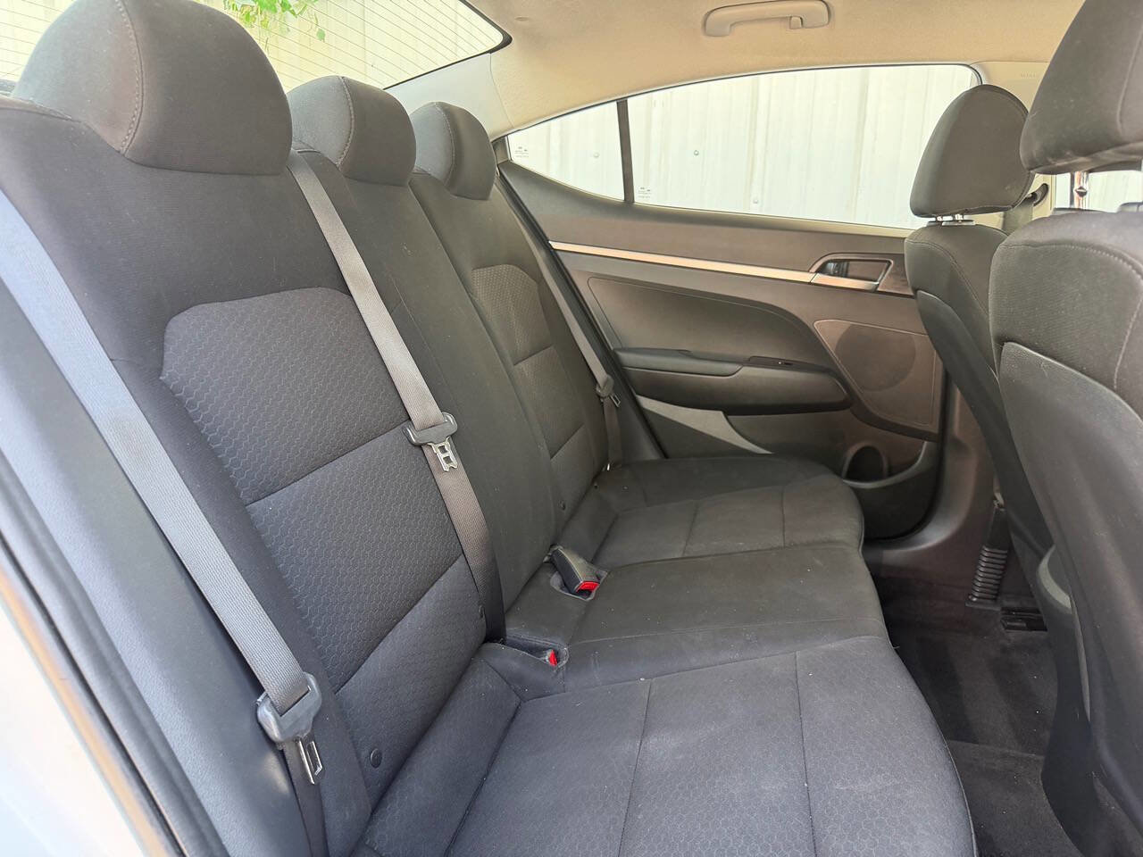 Used 2019 Hyundai Elantra SE w/ Cargo Package FWD image 16