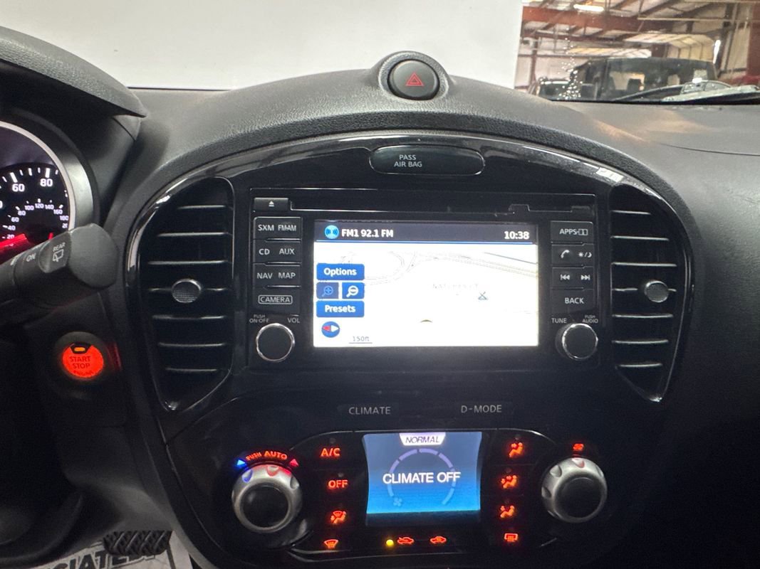 Used 2015 Nissan Juke SL image 15