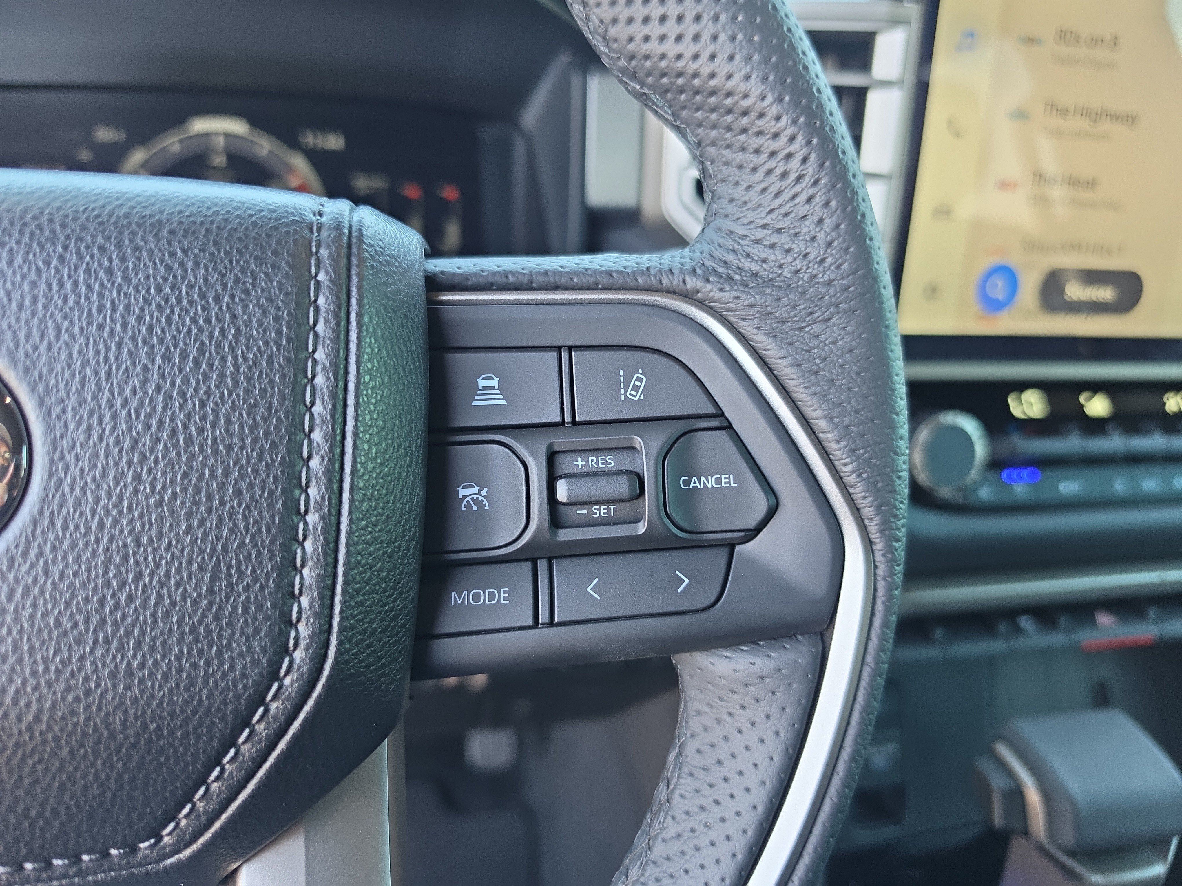 Used 2025 Toyota Tundra Limited AWD/4WD image 21