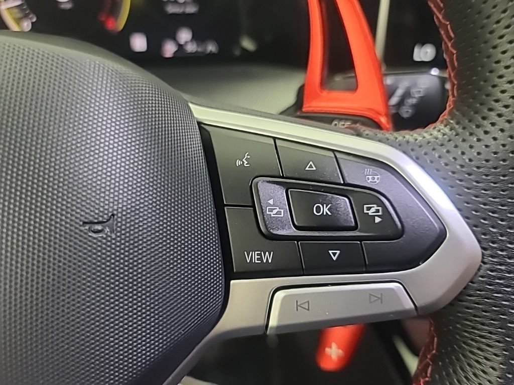 Used 2025 Volkswagen GTI SE FWD image 30