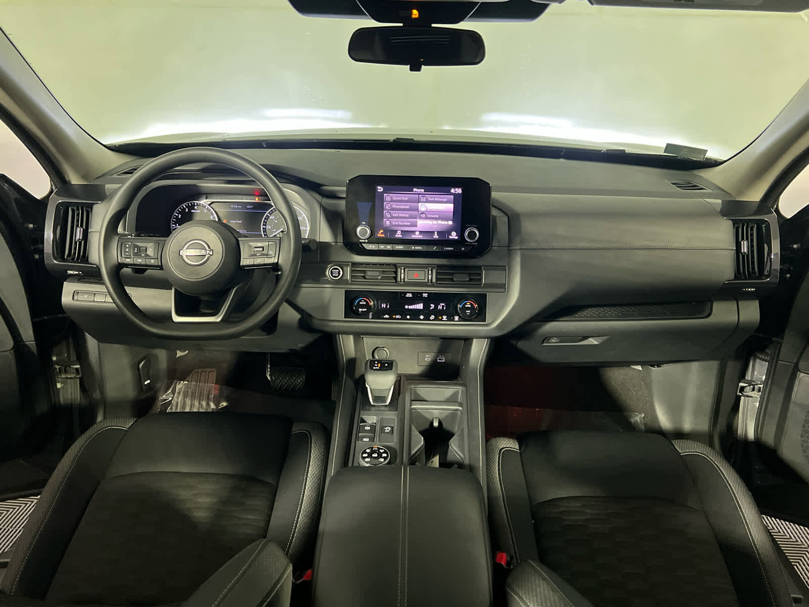 Used 2023 Nissan Pathfinder S image 9