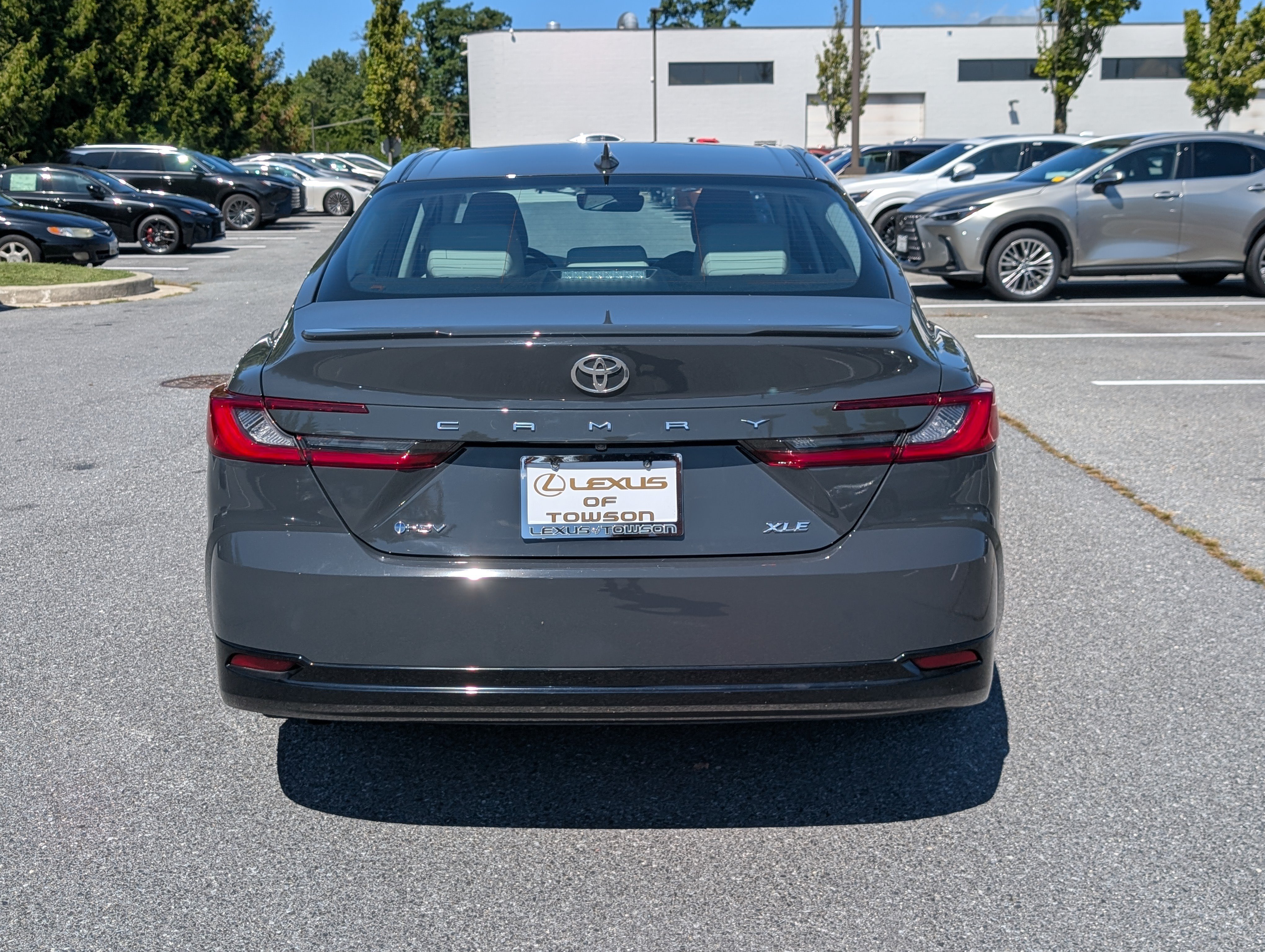 Used 2025 Toyota Camry XLE FWD image 4