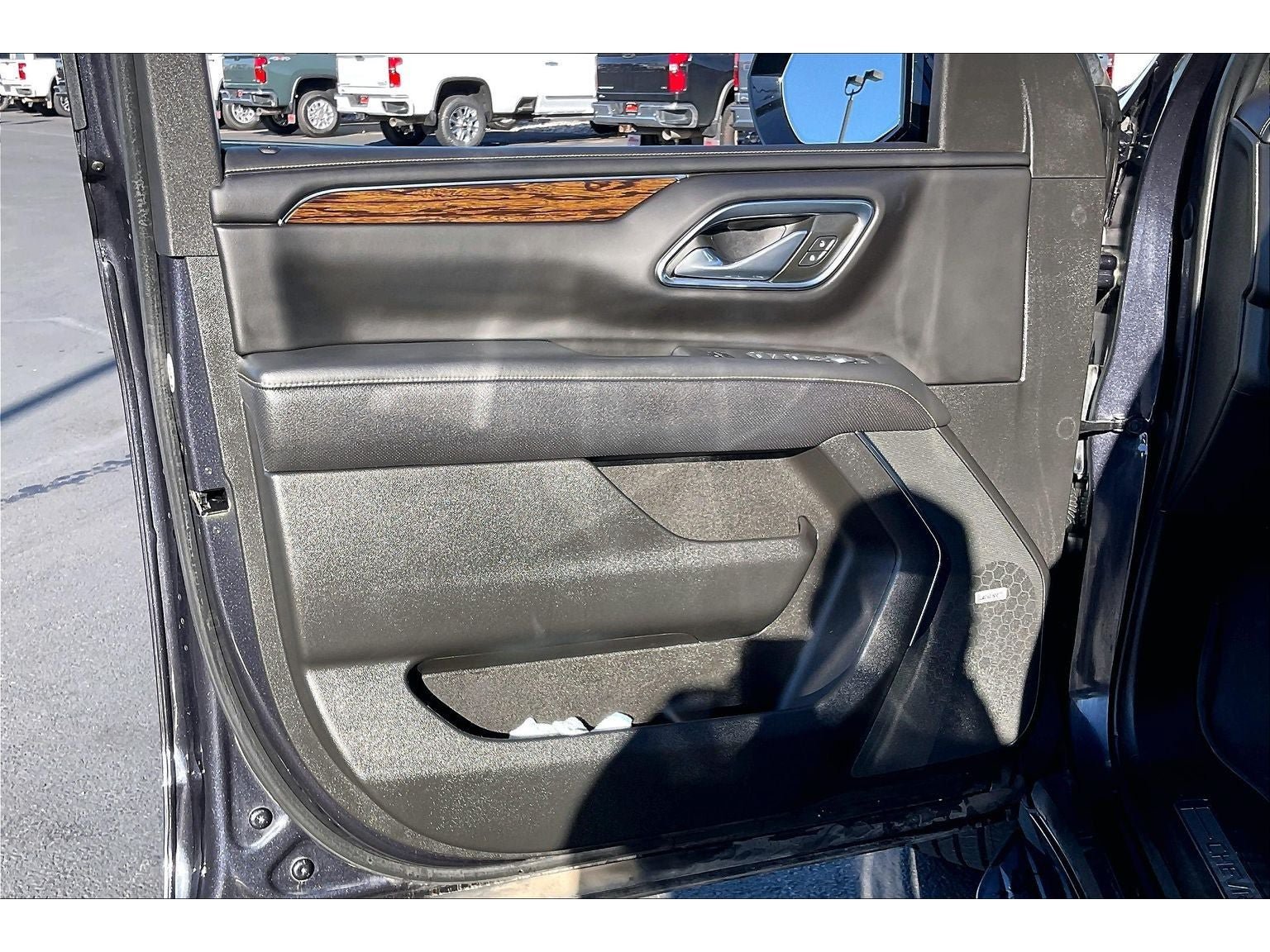 Used 2023 Chevrolet Suburban Premier AWD/4WD image 25