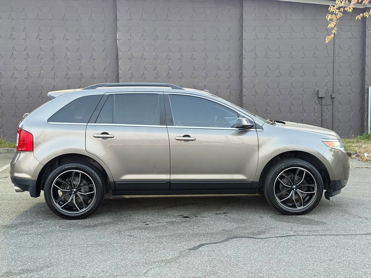 Used 2013 Ford Edge Limited AWD/4WD image 5
