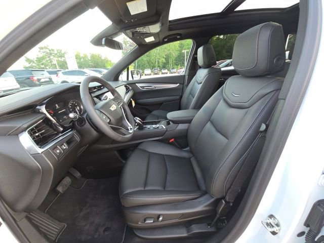 New 2025 Cadillac XT6 Luxury image 10