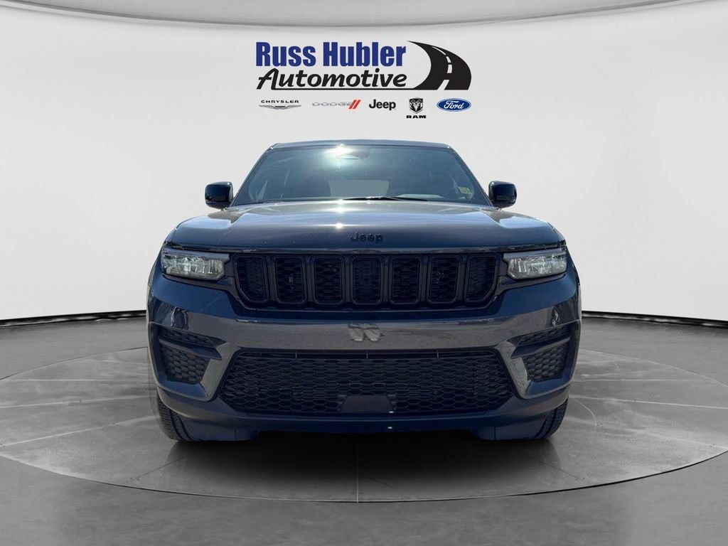 New 2025 Jeep Grand Cherokee Altitude AWD/4WD image 11