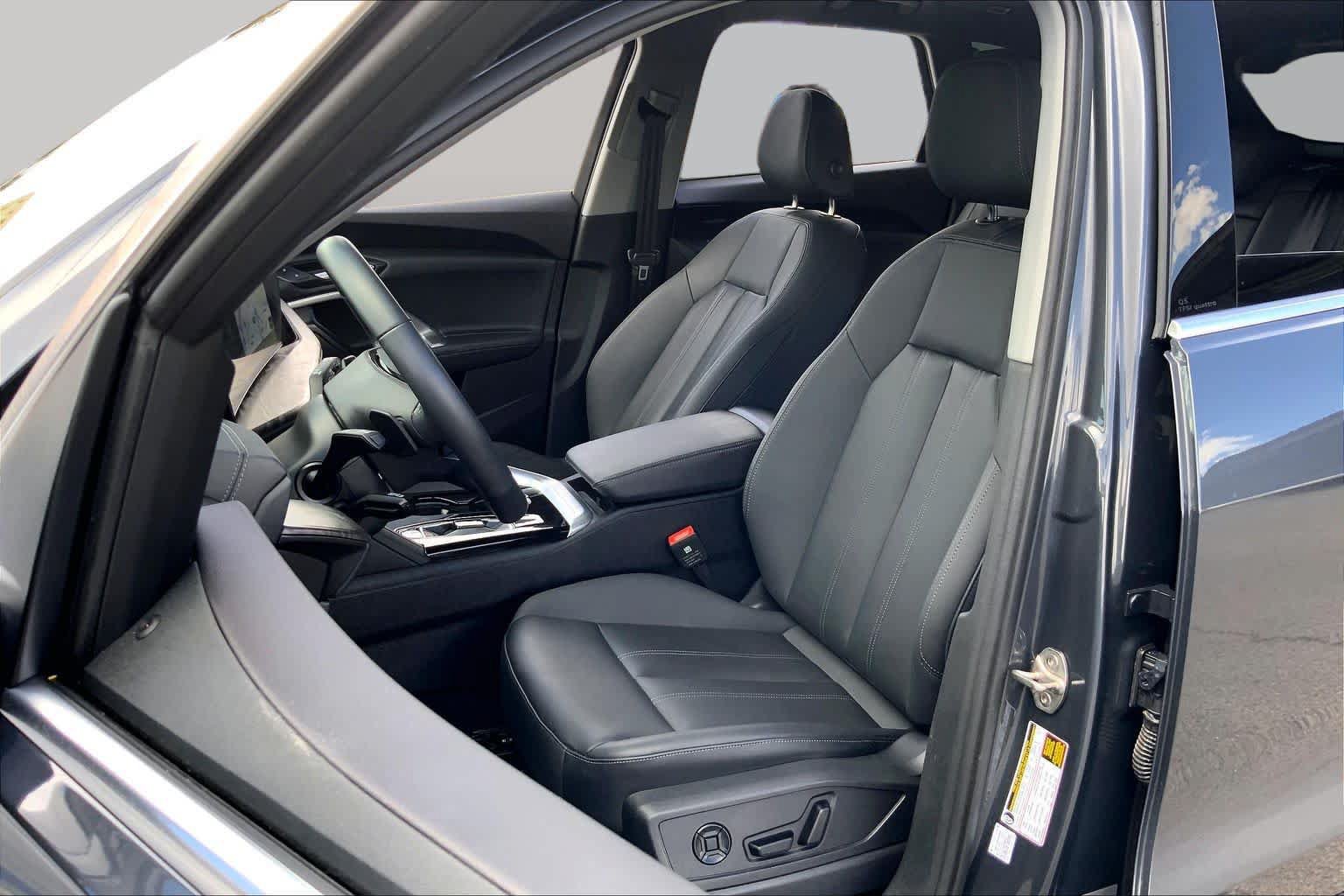 Certified 2025 Audi Q5 Premium Plus w/ Premium Plus AWD/4WD image 8