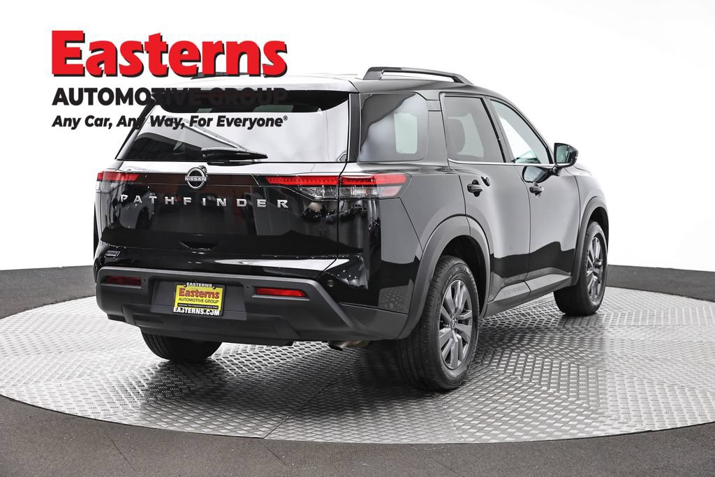 Used 2025 Nissan Pathfinder SV FWD image 5