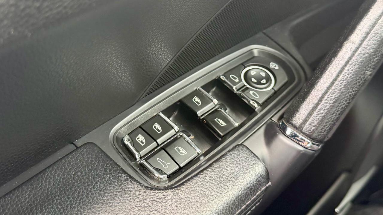 Used 2016 Porsche Cayenne AWD/4WD image 26