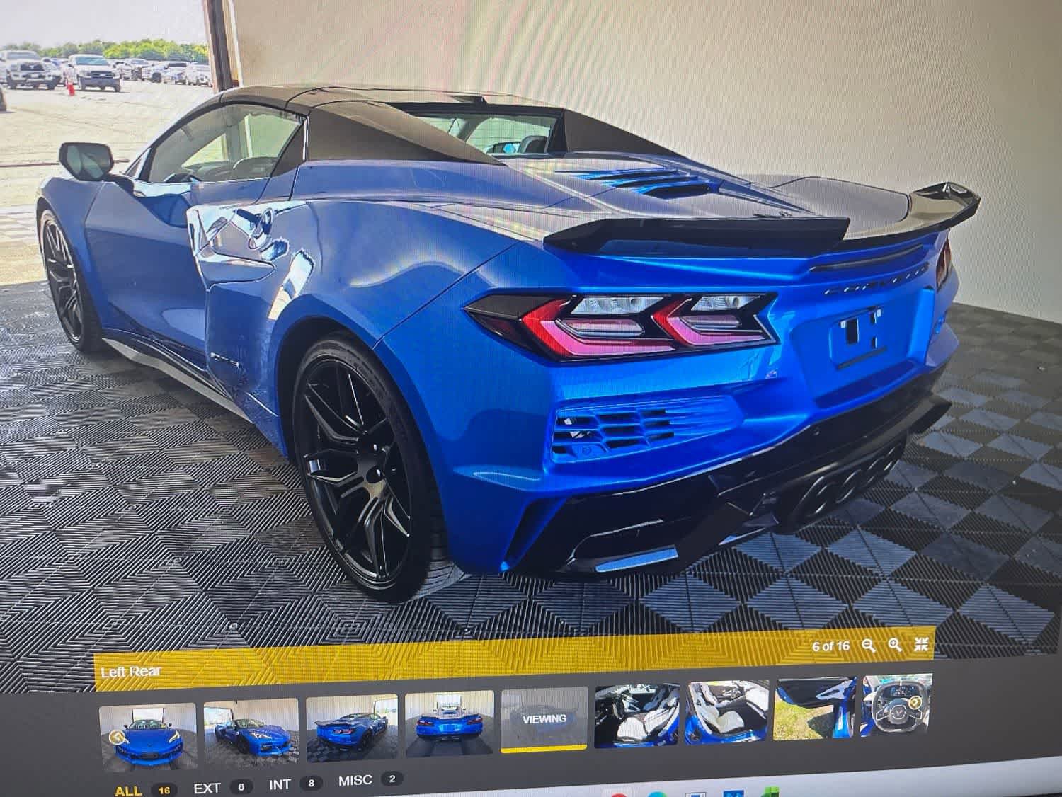 Used 2024 Chevrolet Corvette Z06 w/ Stealth Interior Trim Package RWD image 5